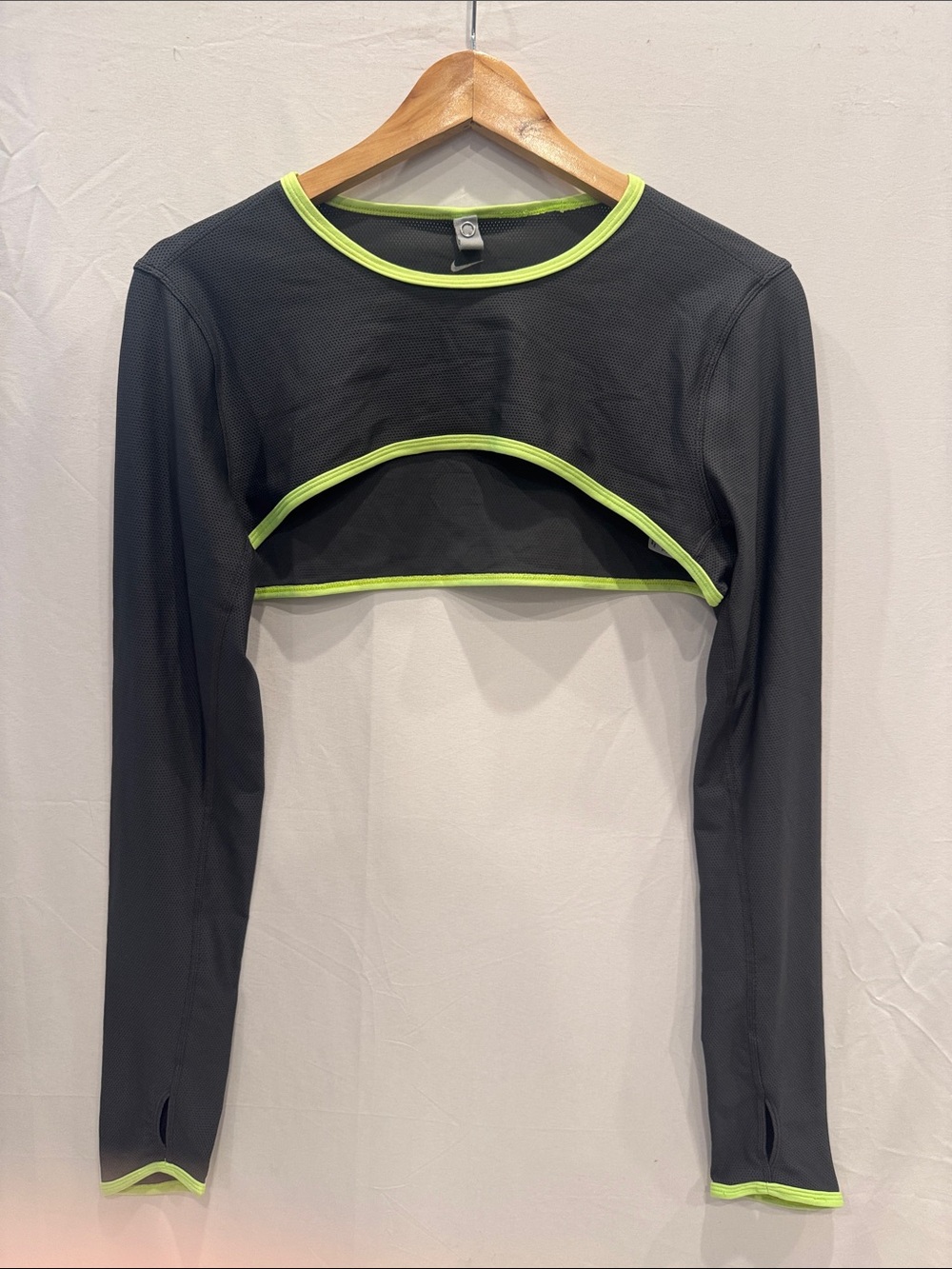 Nike Black Long-Sleeve Cropped Shrug Top L with Neon Yellow Trim